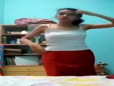 Momen Kasmaran Mahasiswi Berbaju Merah poster