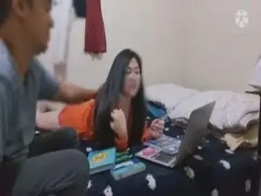 Parodi Kakak Adek Saling Bercumbu Di Kamar poster